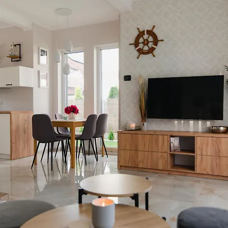 Aroma Caloroczny Prywatny Dom Na Zamknietym Osiedlu. 別荘 *