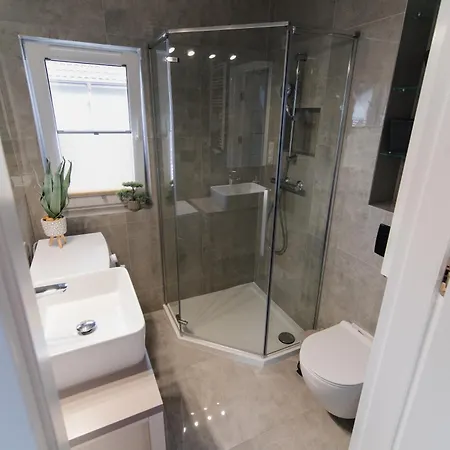 Aroma Caloroczny Prywatny Dom Na Zamknietym Osiedlu. 別荘