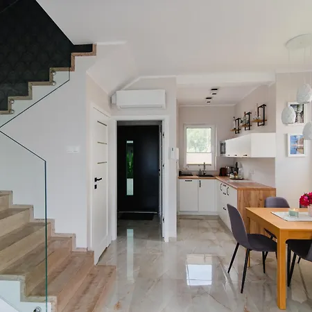 Aroma Caloroczny Prywatny Dom Na Zamknietym Osiedlu. 別荘