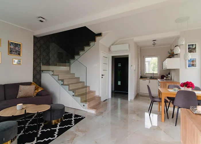 Aroma Caloroczny Prywatny Dom Na Zamknietym Osiedlu. Дом отдыха *