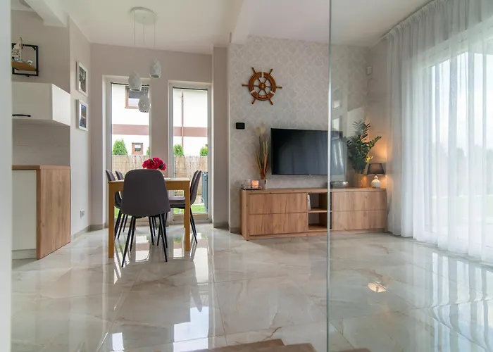 Semesterbostad Aroma Caloroczny Prywatny Dom Na Zamknietym Osiedlu. *