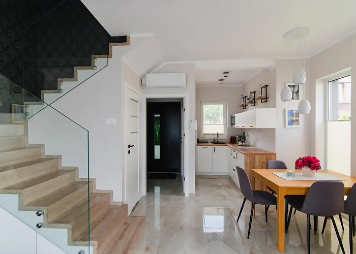 Aroma Caloroczny Prywatny Dom Na Zamknietym Osiedlu. Semesterbostad